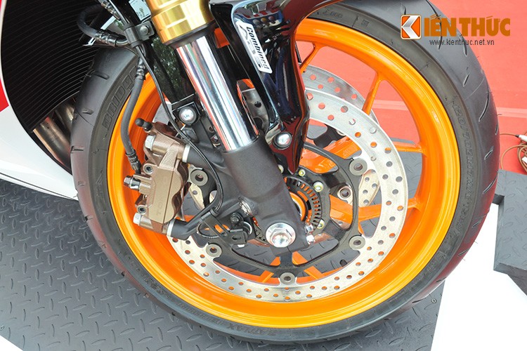 Sieu moto Honda CBR1000RR Repsol 2015 chinh hang tai VN-Hinh-12